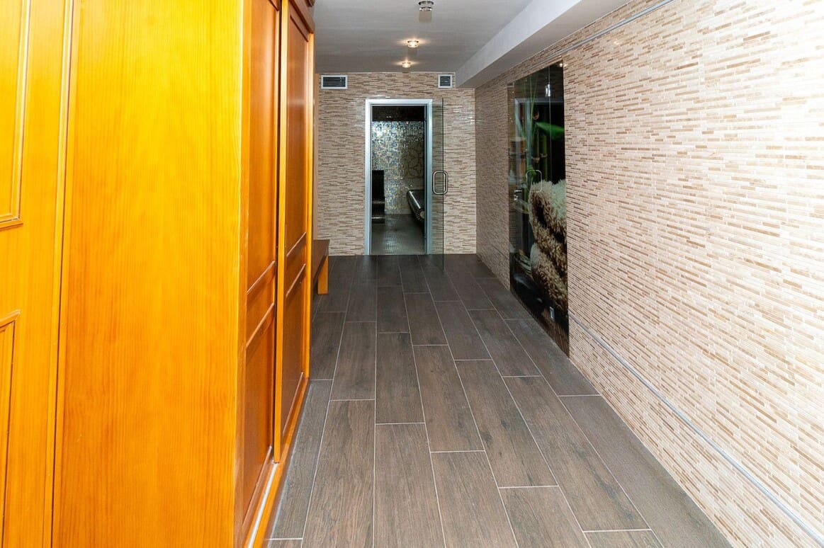 5 makuuhuone Huvila myytävänä paikassa Torrevieja mukana uima-altaan - 1 090 000 € (Ref: 10143887)