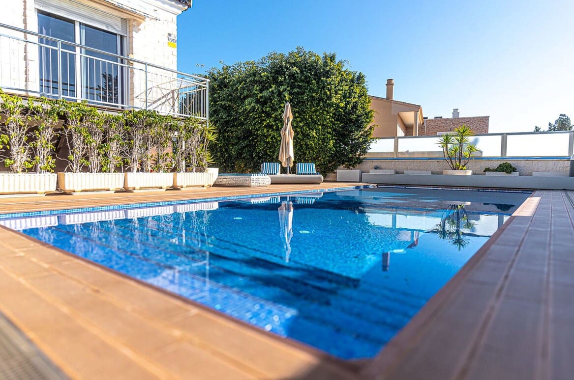 5 makuuhuone Huvila myytävänä paikassa Torrevieja mukana uima-altaan - 1 090 000 € (Ref: 10143887)