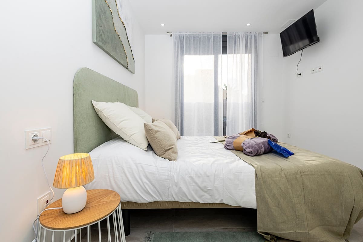 2 soveværelse Lejlighed til salg i Torrevieja med swimmingpool garage - € 289.000 (Ref: 10143900)