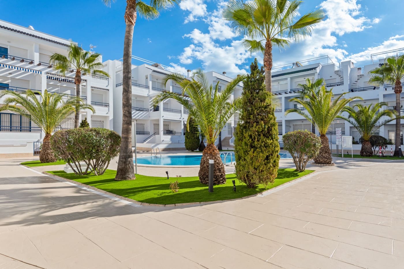 3 camera da letto Appartamento in vendita in Torrevieja con piscina garage - 385.000 € (Rif: 10143970)