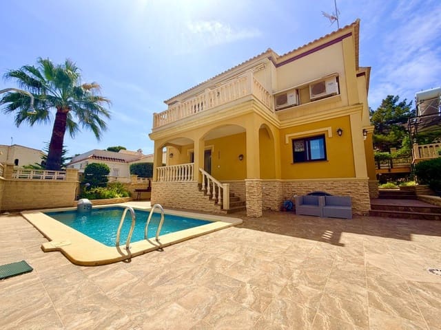 Chalet de 3 habitaciones en La Zenia, Orihuela en venta con piscina garaje - 1.100.000 € (Ref: 10143972)