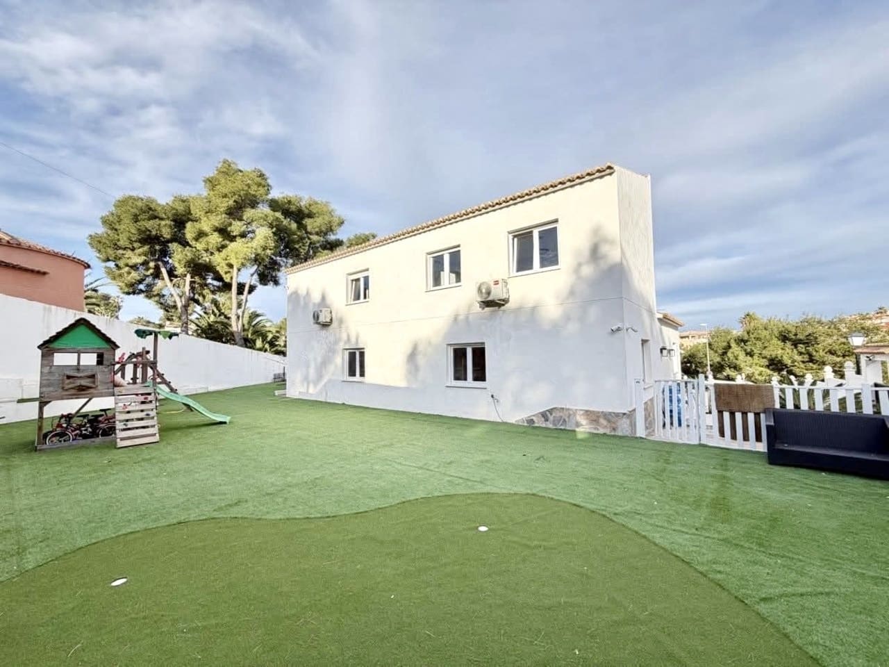 6 sovrum Villa till salu i Villamartin med pool garage - 695 000 € (Ref: 10143973)
