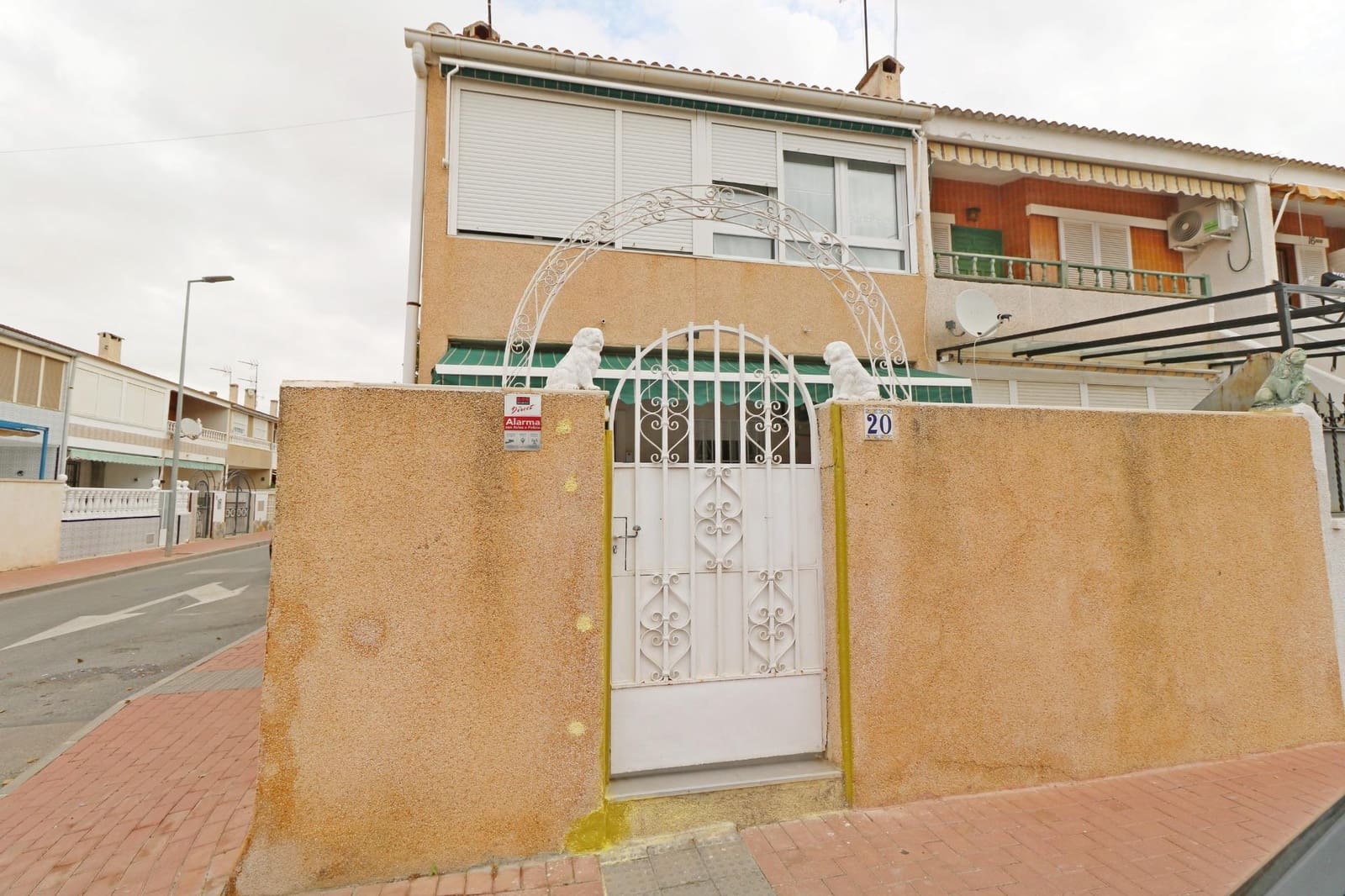 3 chambre Maison de Ville à vendre à Torrevieja - 239 000 € (Ref: 10144036)