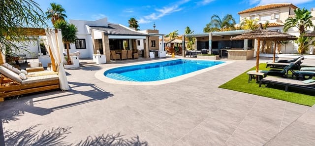 5 sypialnia Willa na sprzedaż w El Chaparral - La Siesta - La Torreta, Torrevieja z basenem - 840 000 € (Ref: 10144043)
