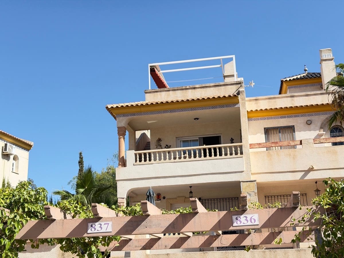 2 soveværelse Lejlighed til salg i Orihuela med swimmingpool - € 199.000 (Ref: 10144052)