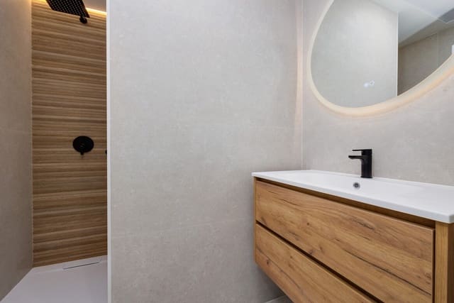 2 slaapkamer Appartement te koop in Zona Pueblo, Guardamar del Segura met zwembad garage - € 320.000 (Ref: 10144106)