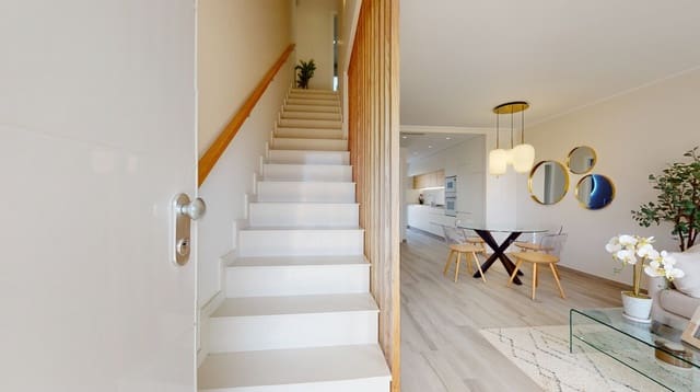3 soverom Hus til salgs i Pilar de la Horadada ciudad, Pilar de la Horadada med svømmebasseng garasje - € 339 900 (Ref: 10144132)