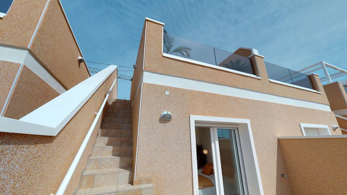 Chalet de 3 habitaciones en Pilar de la Horadada en venta con piscina garaje - 314.900 € (Ref: 10144133)