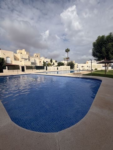 2 chambre Villa/Maison à vendre à Puerto Deportivo, Torrevieja avec piscine garage - 179 990 € (Ref: 10144158)