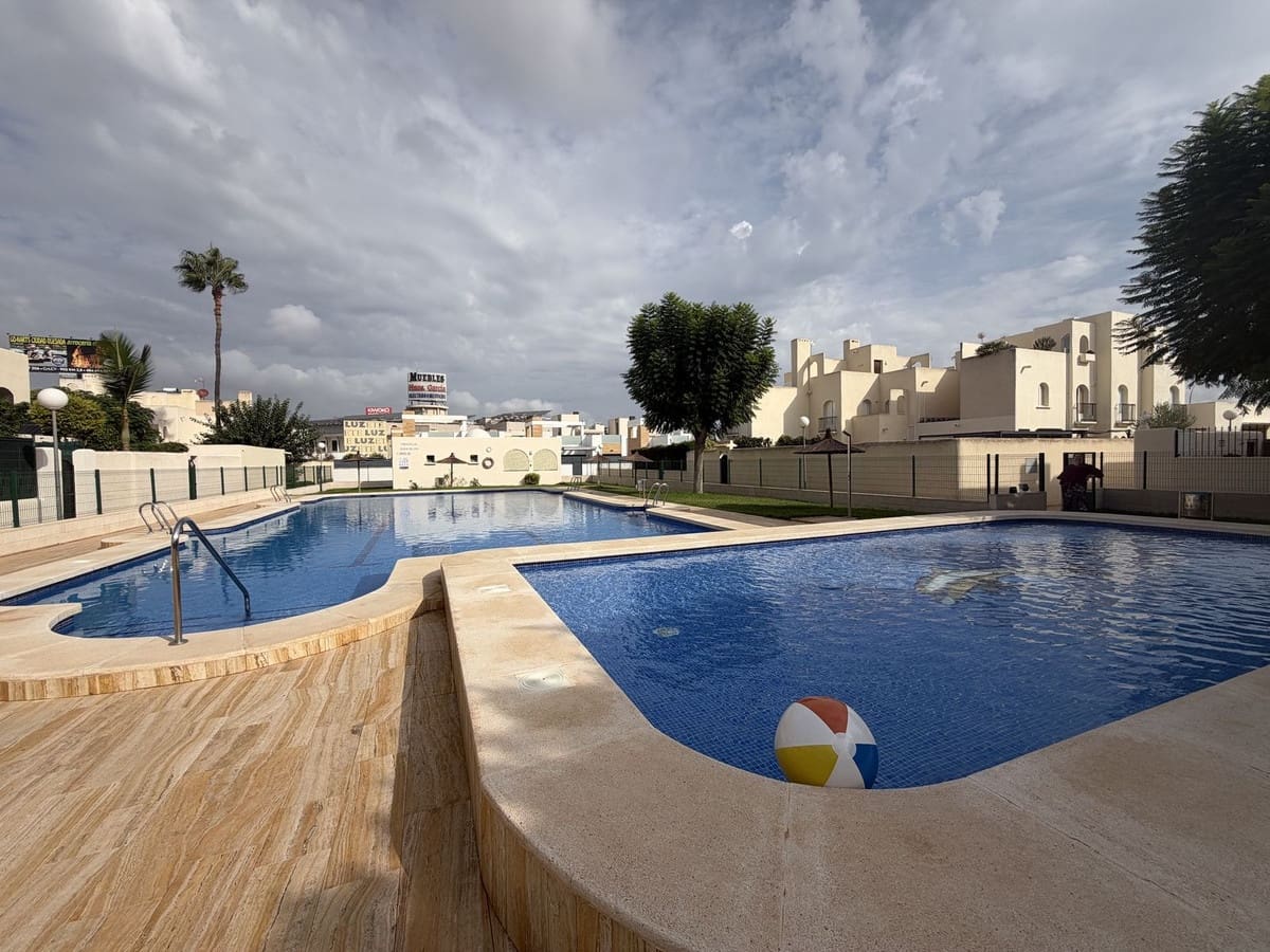 2 chambre Villa/Maison à vendre à Torrevieja avec piscine garage - 179 990 € (Ref: 10144158)