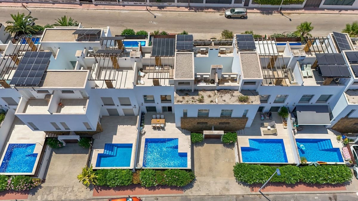 5 chambre Maison de Ville à vendre à Torrevieja avec piscine garage - 459 000 € (Ref: 10144159)