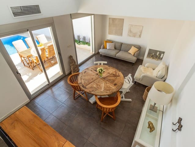 5 soverom Hus til salgs i Nueva Torrevieja, Torrevieja med svømmebasseng garasje - € 459 000 (Ref: 10144159)