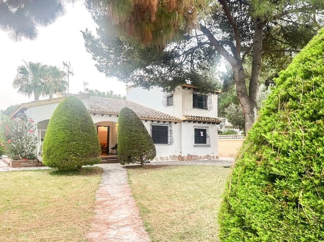 4 slaapkamer Villa te koop in Punta Prima, Orihuela - € 824.000 (Ref: 10144228)