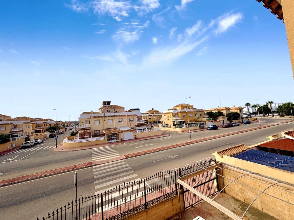 3 soveværelse Byhus til salg i Ciudad Quesada med swimmingpool garage - € 220.000 (Ref: 10144292)