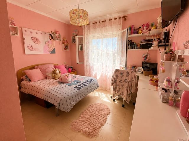 5 soverom Villa til salgs i La Siesta, Torrevieja med svømmebasseng garasje - € 389 000 (Ref: 10144339)