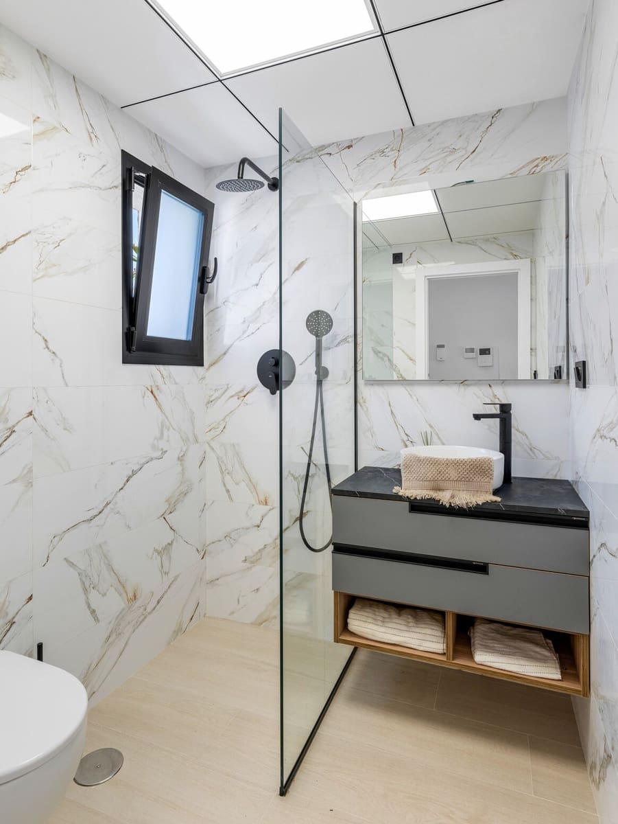2 sypialnia Apartament na sprzedaż w Guardamar del Segura z basenem garażem - 228 000 € (Ref: 10144364)