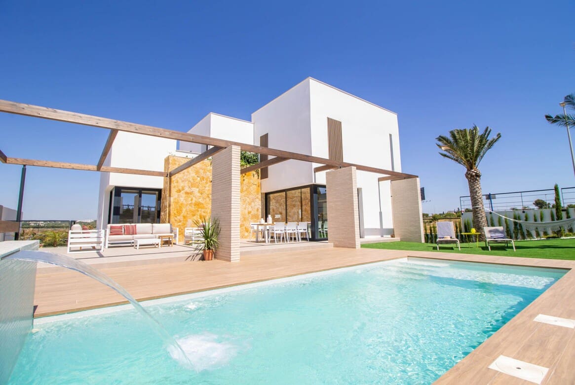 4 bedroom Villa for sale in Campoamor with pool garage - € 1,395,000 (Ref: 10144388)