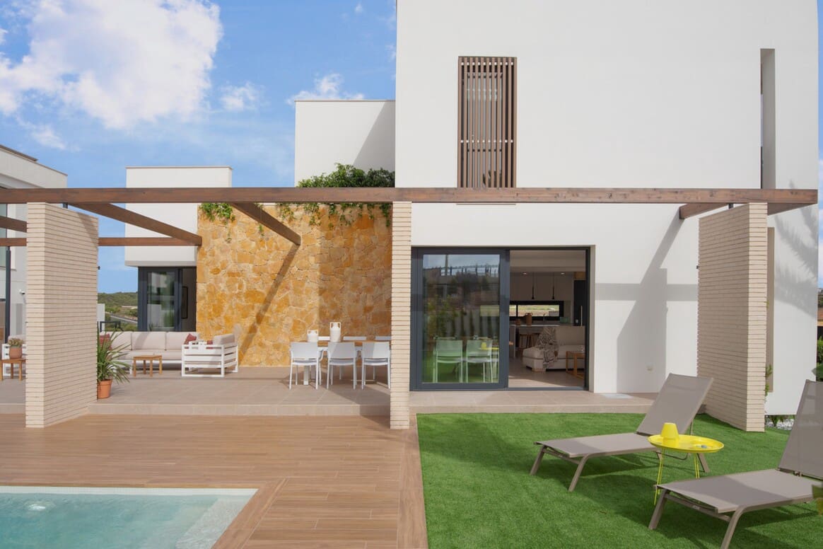 4 bedroom Villa for sale in Campoamor with pool garage - € 1,395,000 (Ref: 10144388)