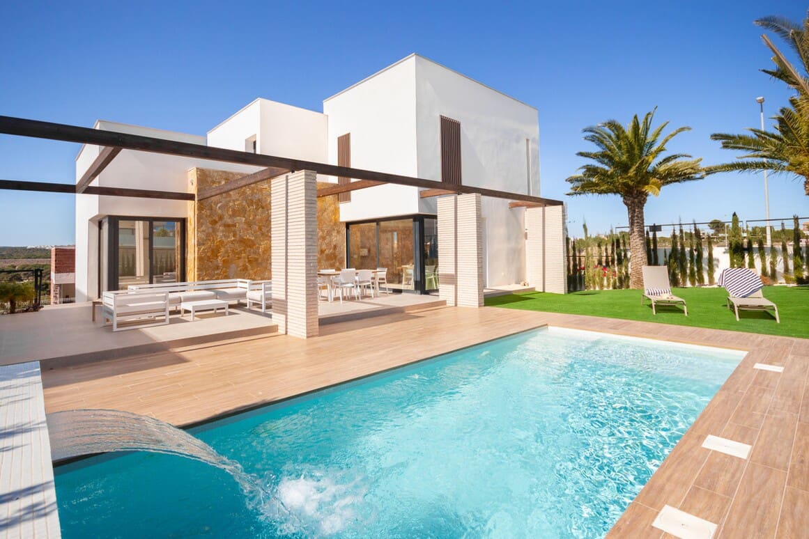 4 bedroom Villa for sale in Campoamor with pool garage - € 1,395,000 (Ref: 10144388)