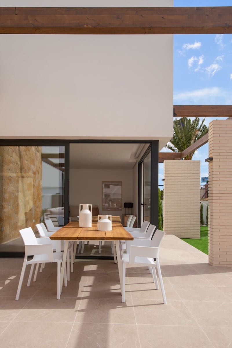 4 bedroom Villa for sale in Campoamor with pool garage - € 1,395,000 (Ref: 10144388)