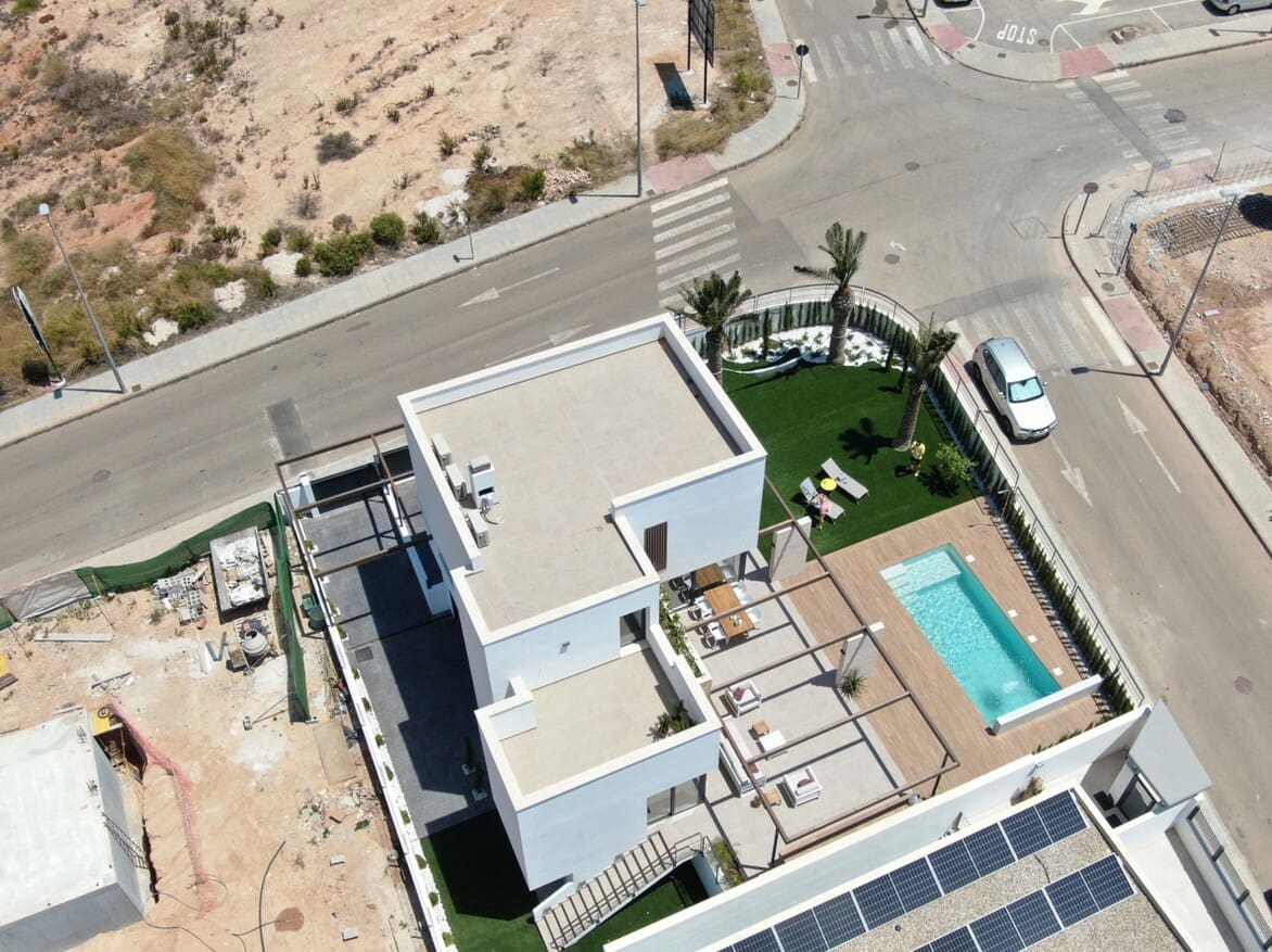 4 bedroom Villa for sale in Campoamor with pool garage - € 1,395,000 (Ref: 10144388)