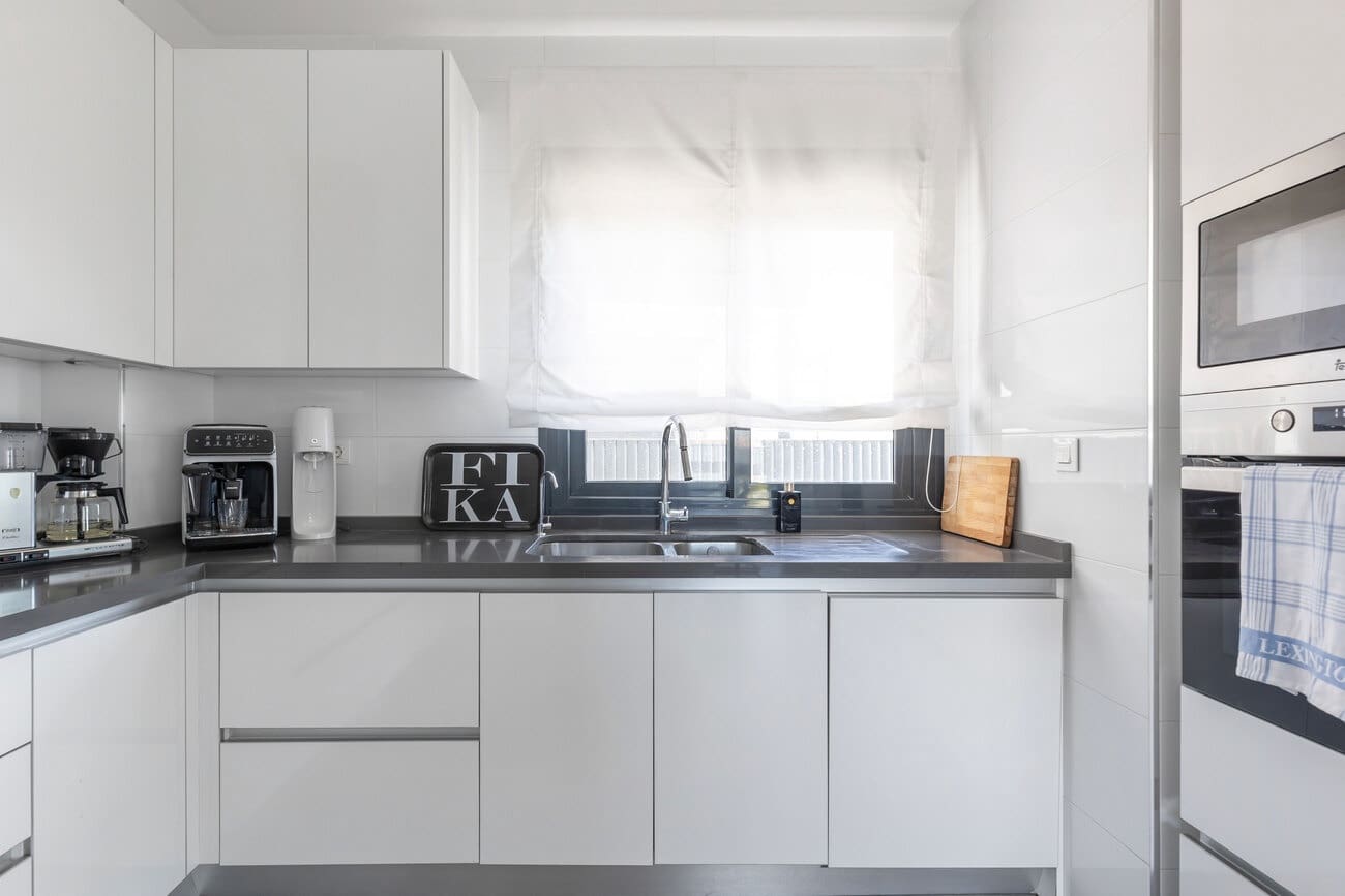 4 soverom Villa til salgs i Torrevieja med svømmebasseng garasje - € 895 000 (Ref: 10144415)