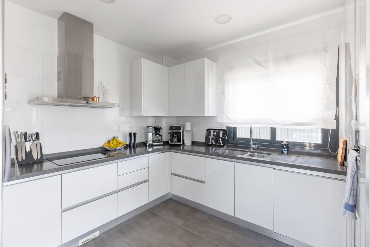 4 soverom Villa til salgs i Torrevieja med svømmebasseng garasje - € 895 000 (Ref: 10144415)