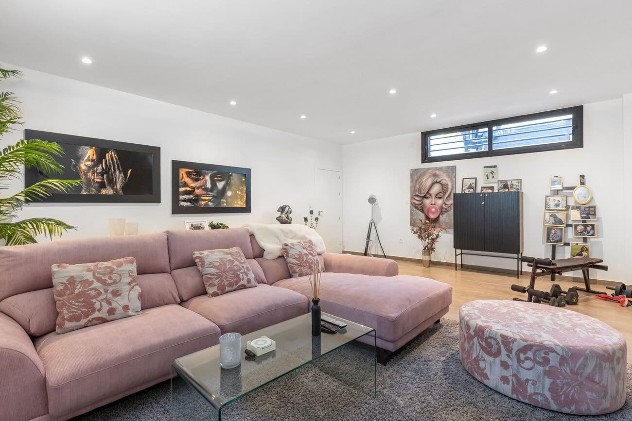4 soverom Villa til salgs i Torrevieja med svømmebasseng garasje - € 895 000 (Ref: 10144415)