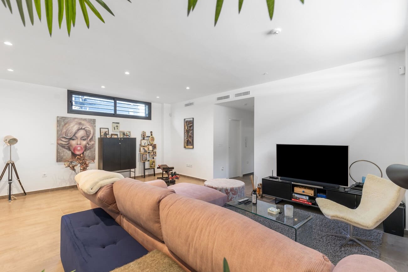 4 soverom Villa til salgs i Torrevieja med svømmebasseng garasje - € 895 000 (Ref: 10144415)