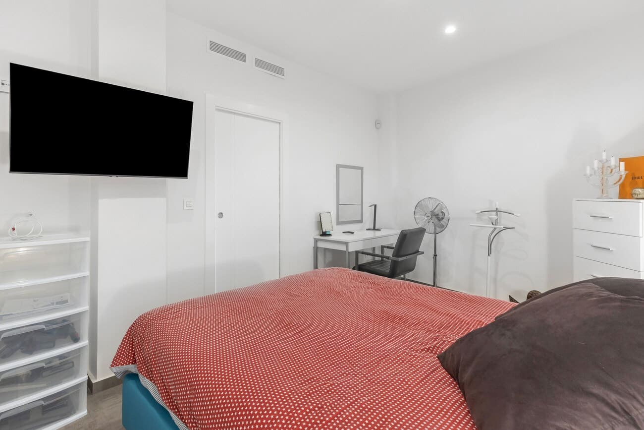 4 soverom Villa til salgs i Torrevieja med svømmebasseng garasje - € 895 000 (Ref: 10144415)