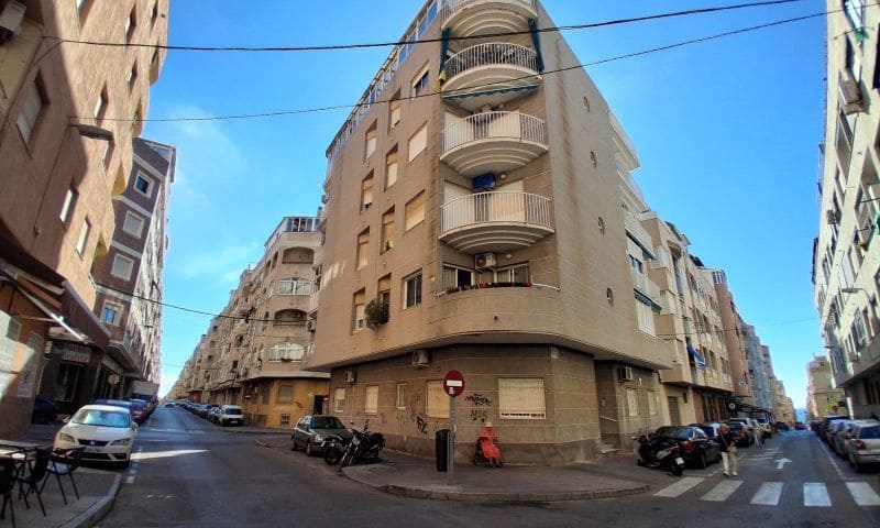 3 slaapkamer Appartement te koop in Torrevieja met garage - € 189.995 (Ref: 10144424)