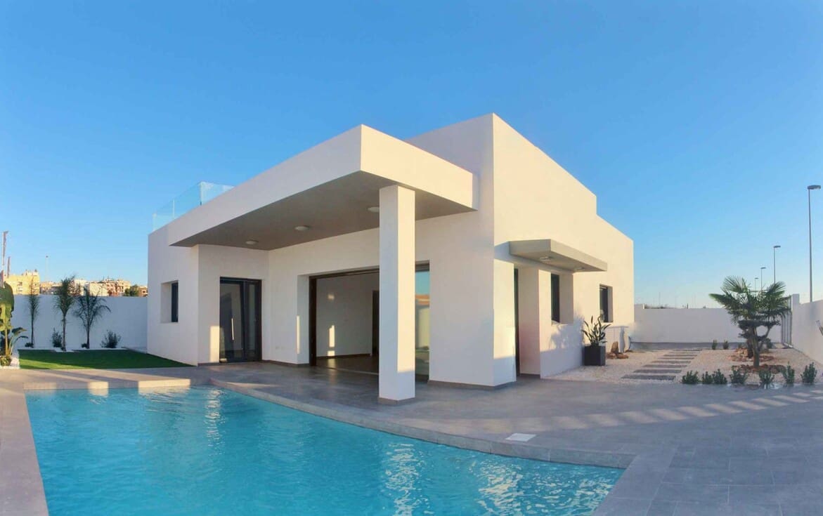 3 bedroom Villa for sale in Rojales with pool garage - € 549,000 (Ref: 10144470)