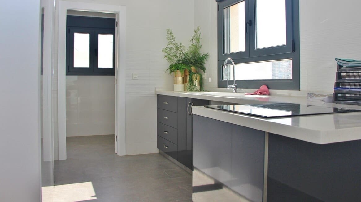 3 bedroom Villa for sale in Rojales with pool garage - € 549,000 (Ref: 10144470)