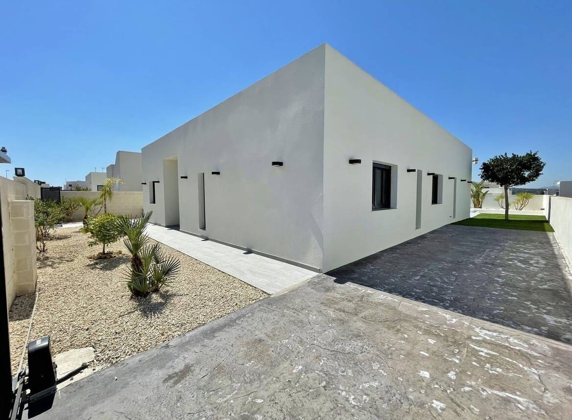 3 bedroom Villa for sale in Rojales with pool garage - € 549,000 (Ref: 10144470)