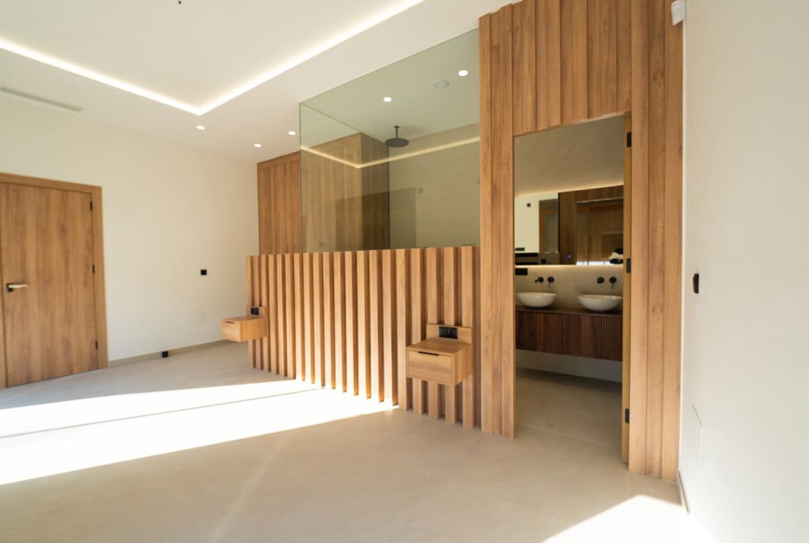 4 bedroom Villa for sale in Rojales with pool garage - € 1,590,000 (Ref: 10144473)