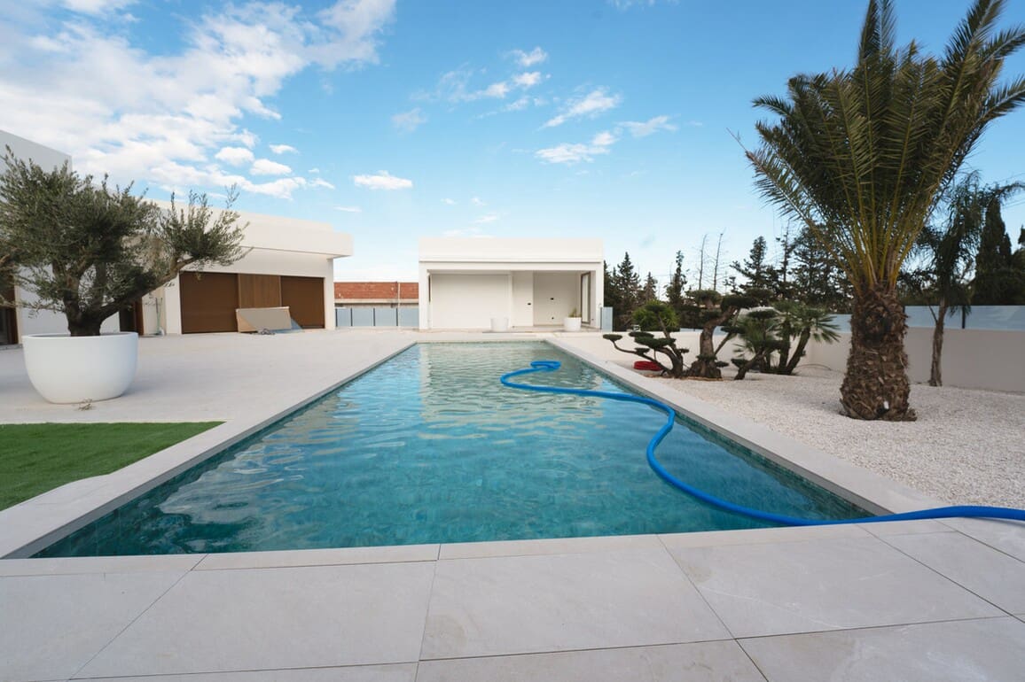 4 bedroom Villa for sale in Rojales with pool garage - € 1,590,000 (Ref: 10144473)