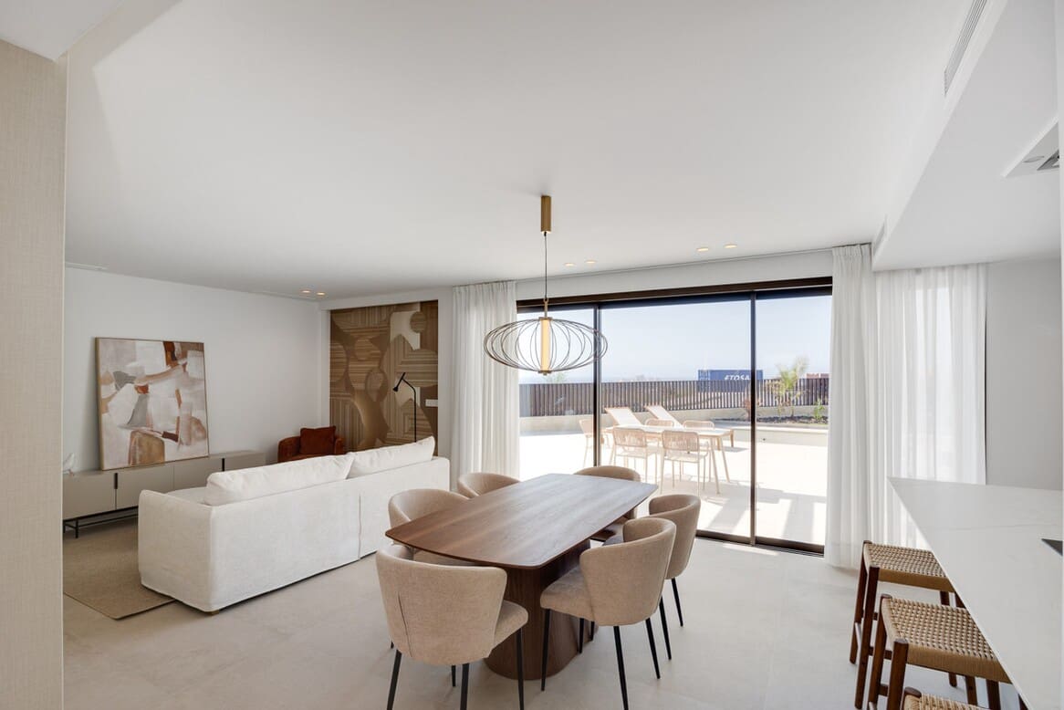 3 soverom Villa til salgs i Alicante by med svømmebasseng garasje - € 690 000 (Ref: 10144482)