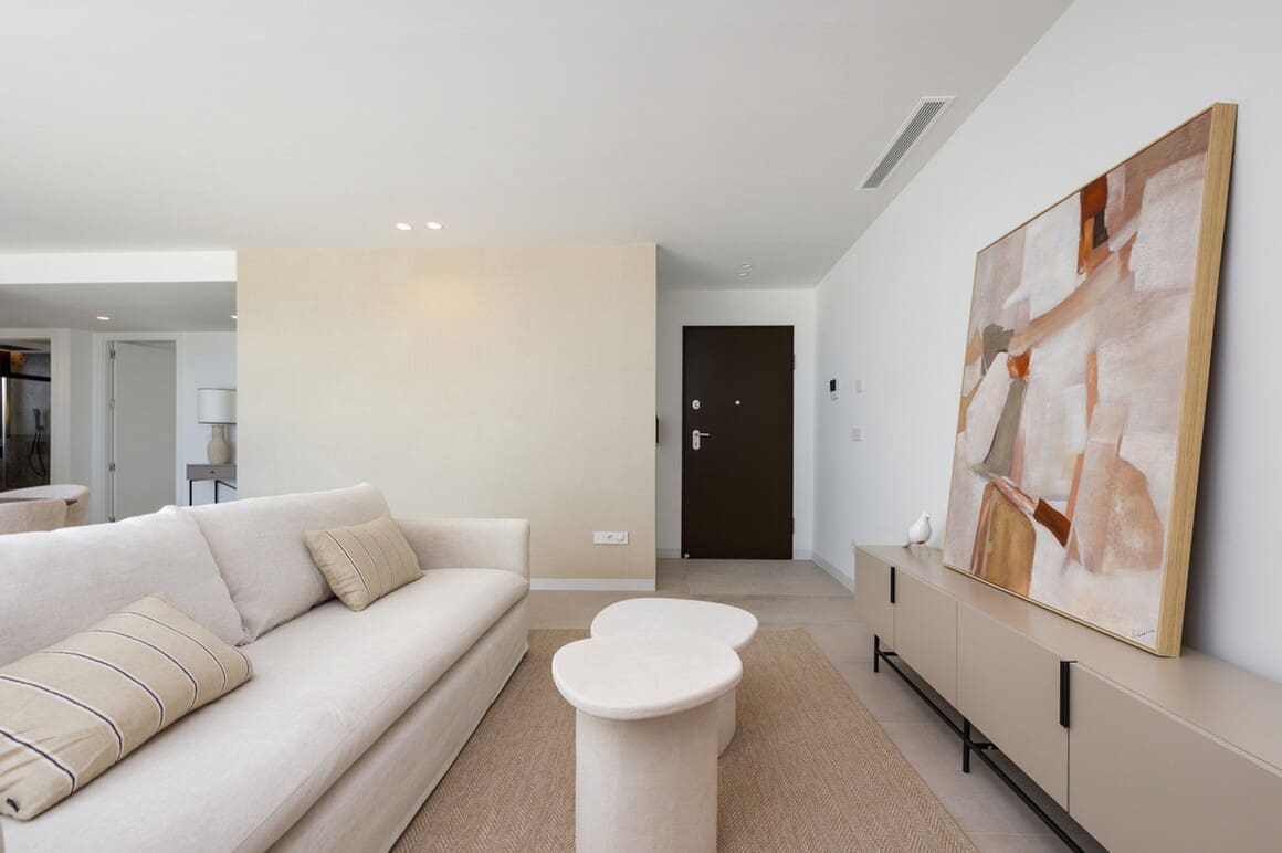 3 soverom Villa til salgs i Alicante by med svømmebasseng garasje - € 670 000 (Ref: 10144485)