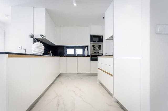3 quarto Moradia para venda em San Miguel de Salinas com piscina garagem - 630 000 € (Ref: 10144488)