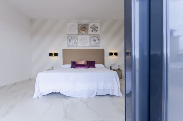 3 quarto Moradia para venda em San Miguel de Salinas com piscina garagem - 630 000 € (Ref: 10144488)