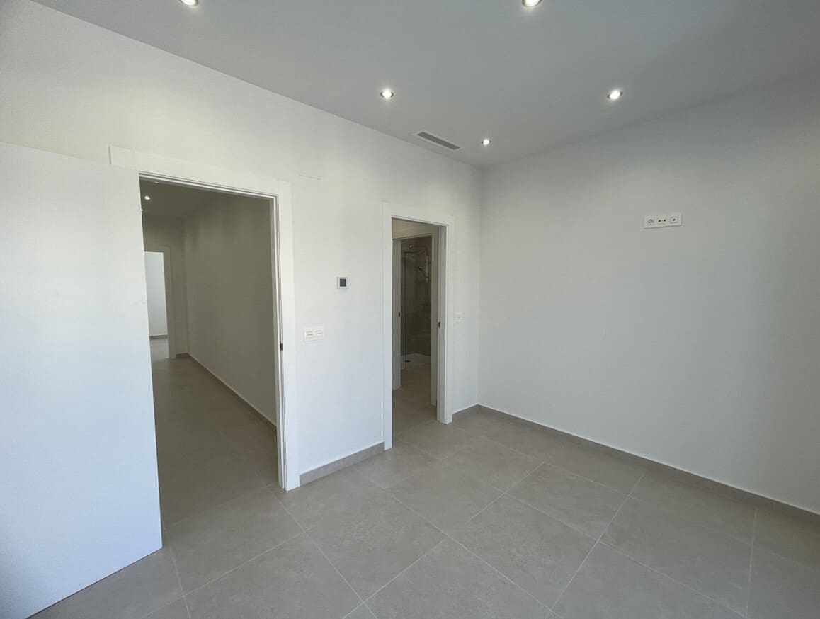 3 bedroom Villa for sale in Almoradi with pool garage - € 389,900 (Ref: 10144505)