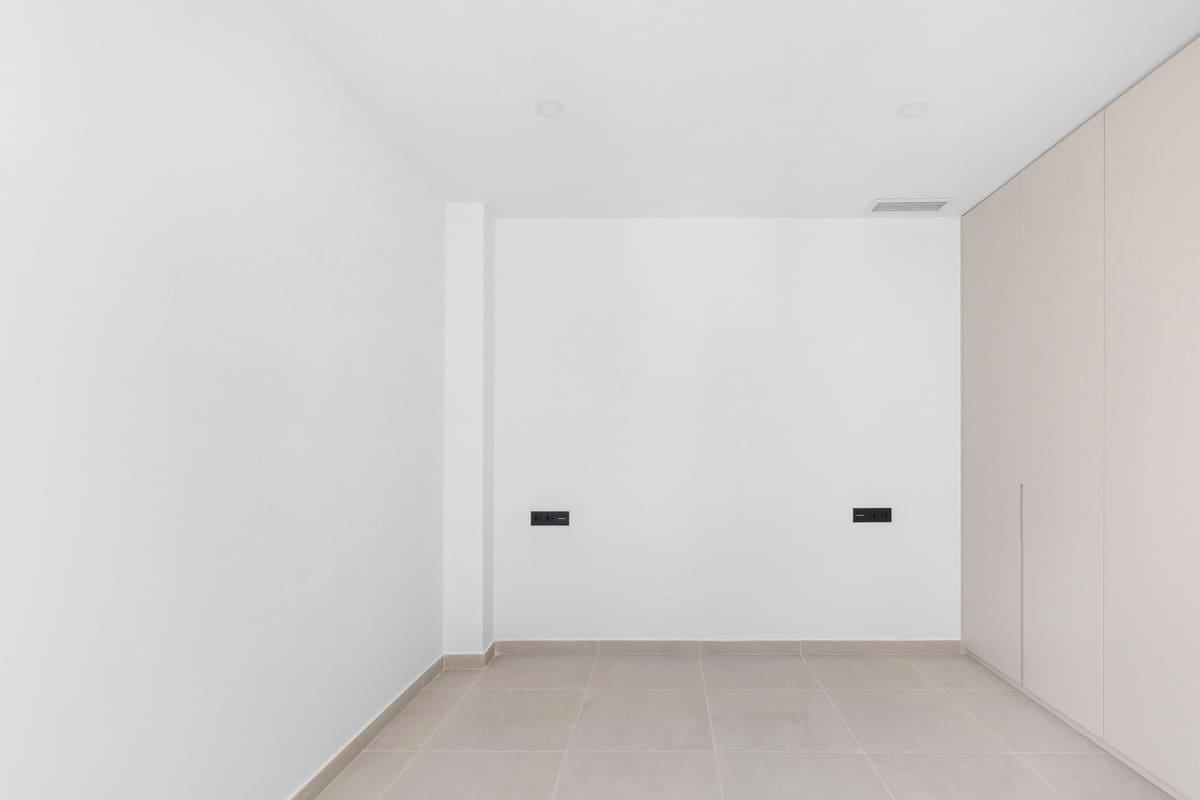 Chalet de 4 habitaciones en Torrevieja en venta con piscina garaje - 895.000 € (Ref: 10144506)