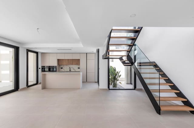 4 chambre Villa/Maison à vendre à Los Balcones - Los Altos, Torrevieja avec piscine garage - 895 000 € (Ref: 10144506)