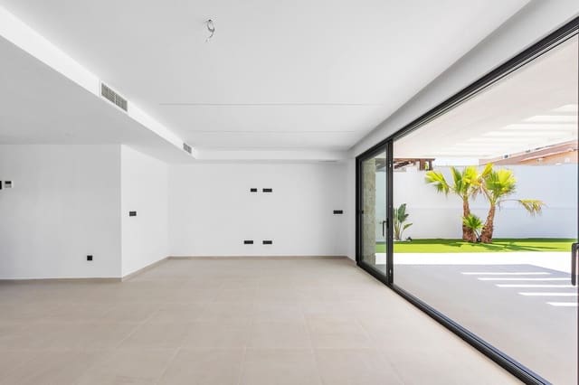 4 chambre Villa/Maison à vendre à Los Balcones - Los Altos, Torrevieja avec piscine garage - 895 000 € (Ref: 10144506)