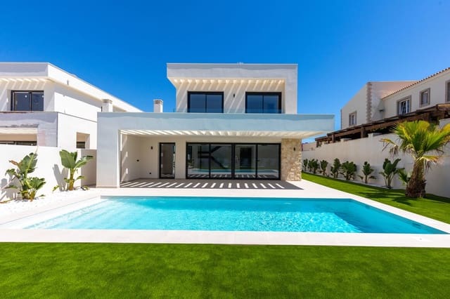 4 chambre Villa/Maison à vendre à Los Balcones - Los Altos, Torrevieja avec piscine garage - 895 000 € (Ref: 10144506)