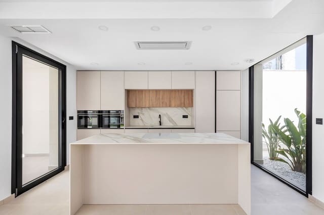 4 chambre Villa/Maison à vendre à Los Balcones - Los Altos, Torrevieja avec piscine garage - 895 000 € (Ref: 10144506)