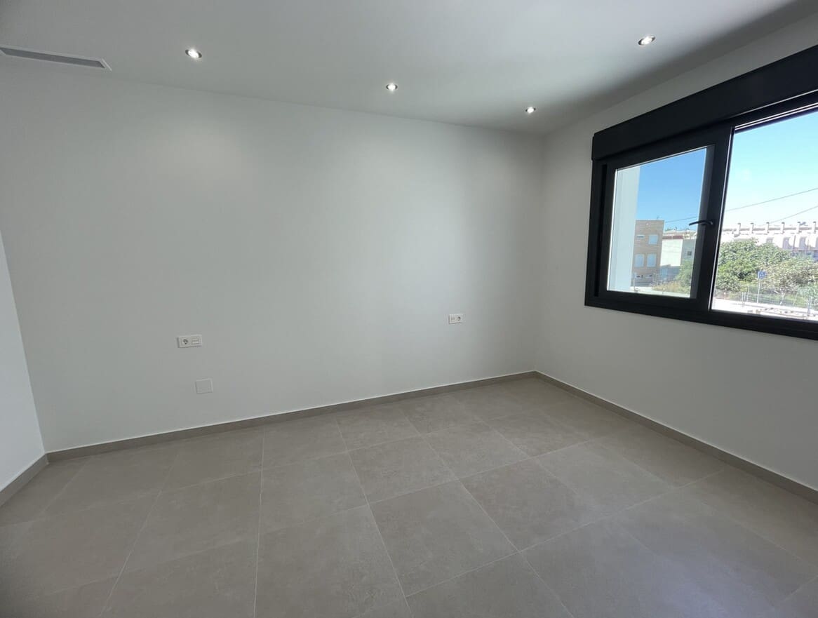 3 soveværelse Villa til salg i Almoradi med swimmingpool garage - € 379.900 (Ref: 10144511)