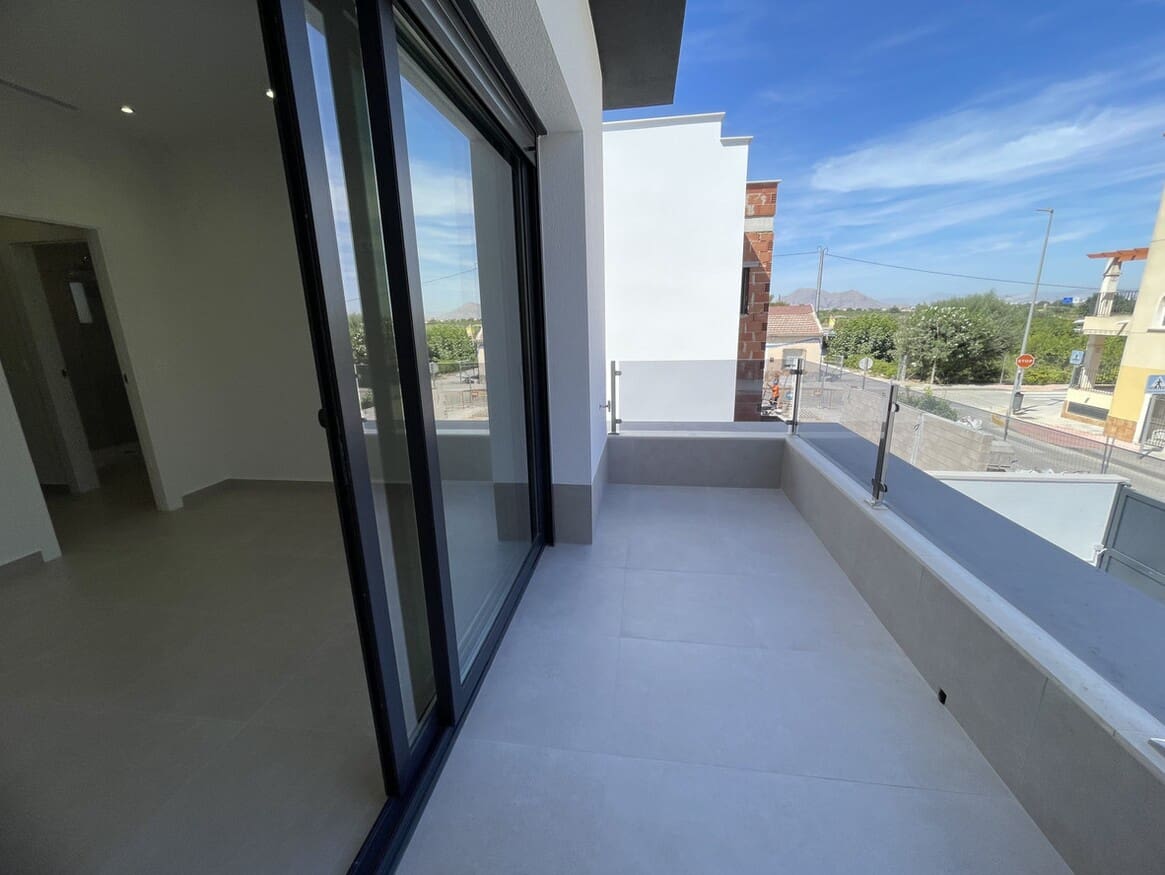3 soveværelse Villa til salg i Almoradi med swimmingpool garage - € 379.900 (Ref: 10144511)