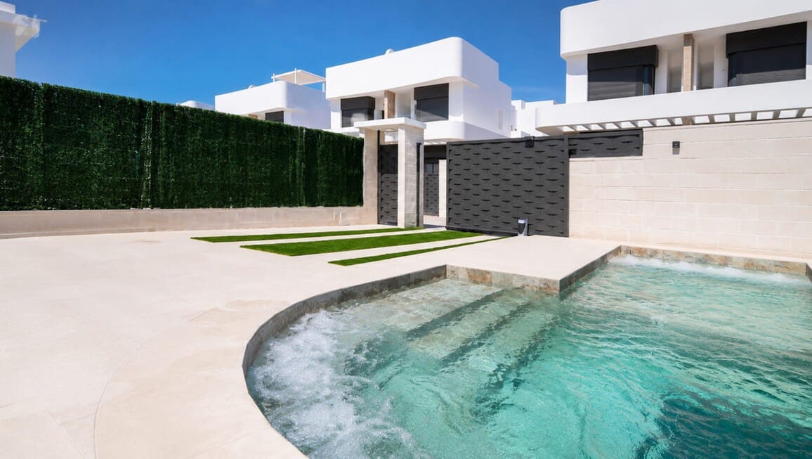 3 bedroom Villa for sale in Los Montesinos with pool garage - € 535,000 (Ref: 10144513)