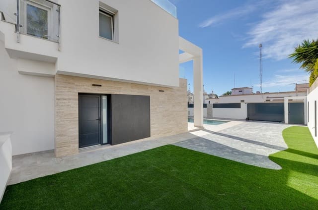 4 soveværelse Villa til salg i Aguas Nuevas, Torrevieja med swimmingpool garage - € 780.000 (Ref: 10144539)